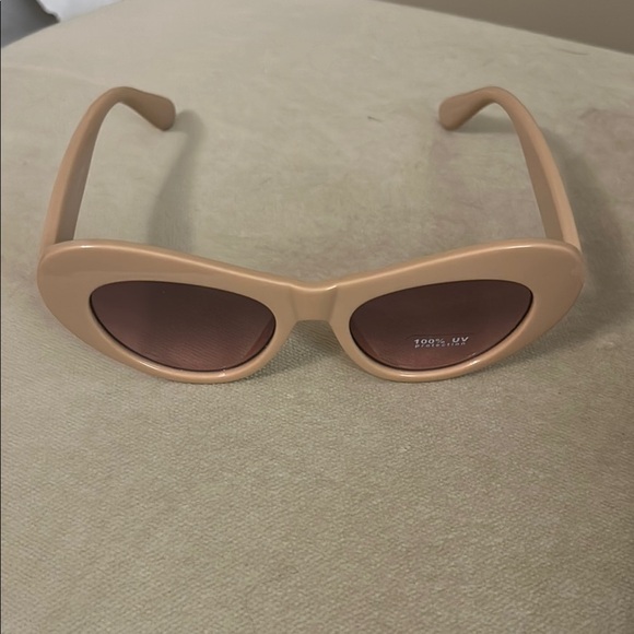 Ardene Tan Cat-Eye Sunglasses - Picture 3 of 4